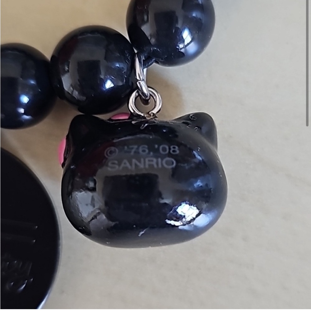 MAC Hello Kitty Black Beaded Bracelet
RARE 2008 Sanrio Collection Retired
Makeup - Picture 3 of 7
